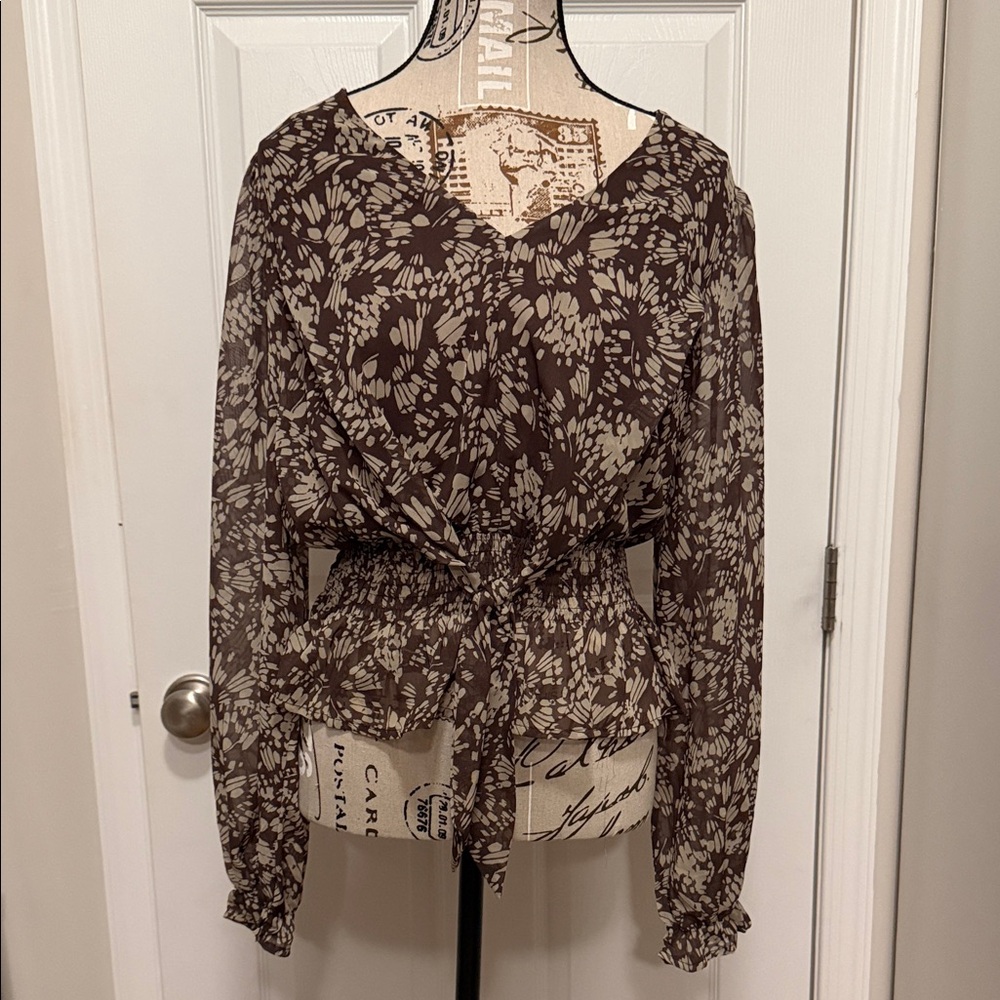 Women’s cinched waist blouse with front tie LARGE NWT